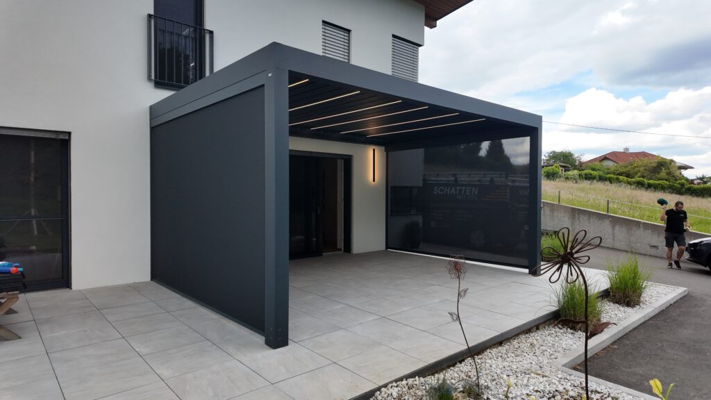Lamellendach mit ZipScreen und LED Beleuchtung