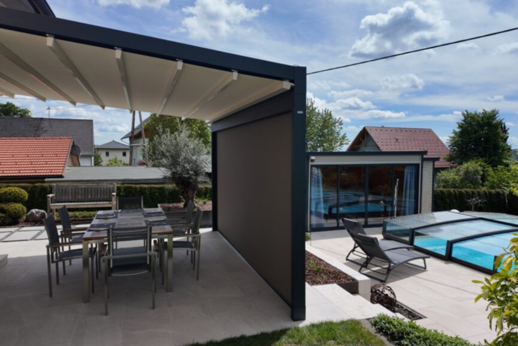 Terrassenfaltdach mit ZipScreen Nähe Graz